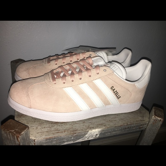 le adidas gazzella di colore rosa pallido, scarpe da ginnastica poshmark le adidas gazzella di colore rosa pallido, scarpe da ginnastica poshmark